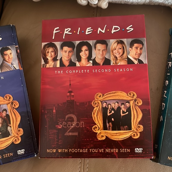 Friends set of four seasons like new! - Picture 3 of 5